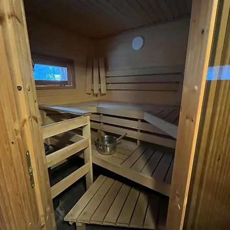 Villa Miilu Hirsimoekki Jaerven Rannalla