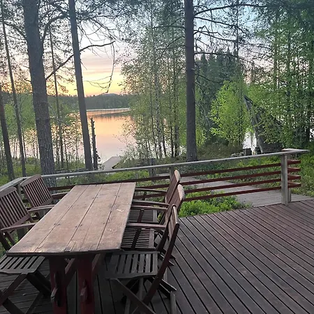 Villa Miilu Hirsimoekki Jaerven Rannalla